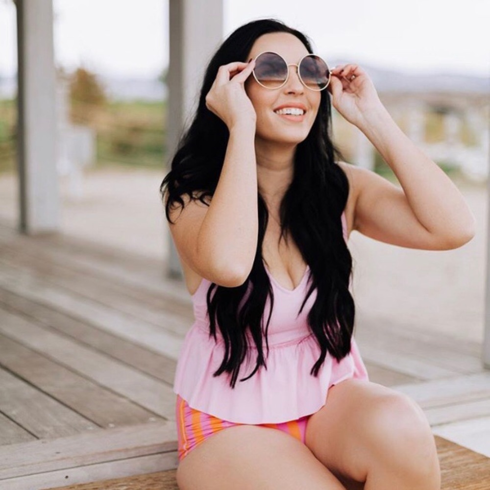 Kortni Jeane v-neck top in light pink